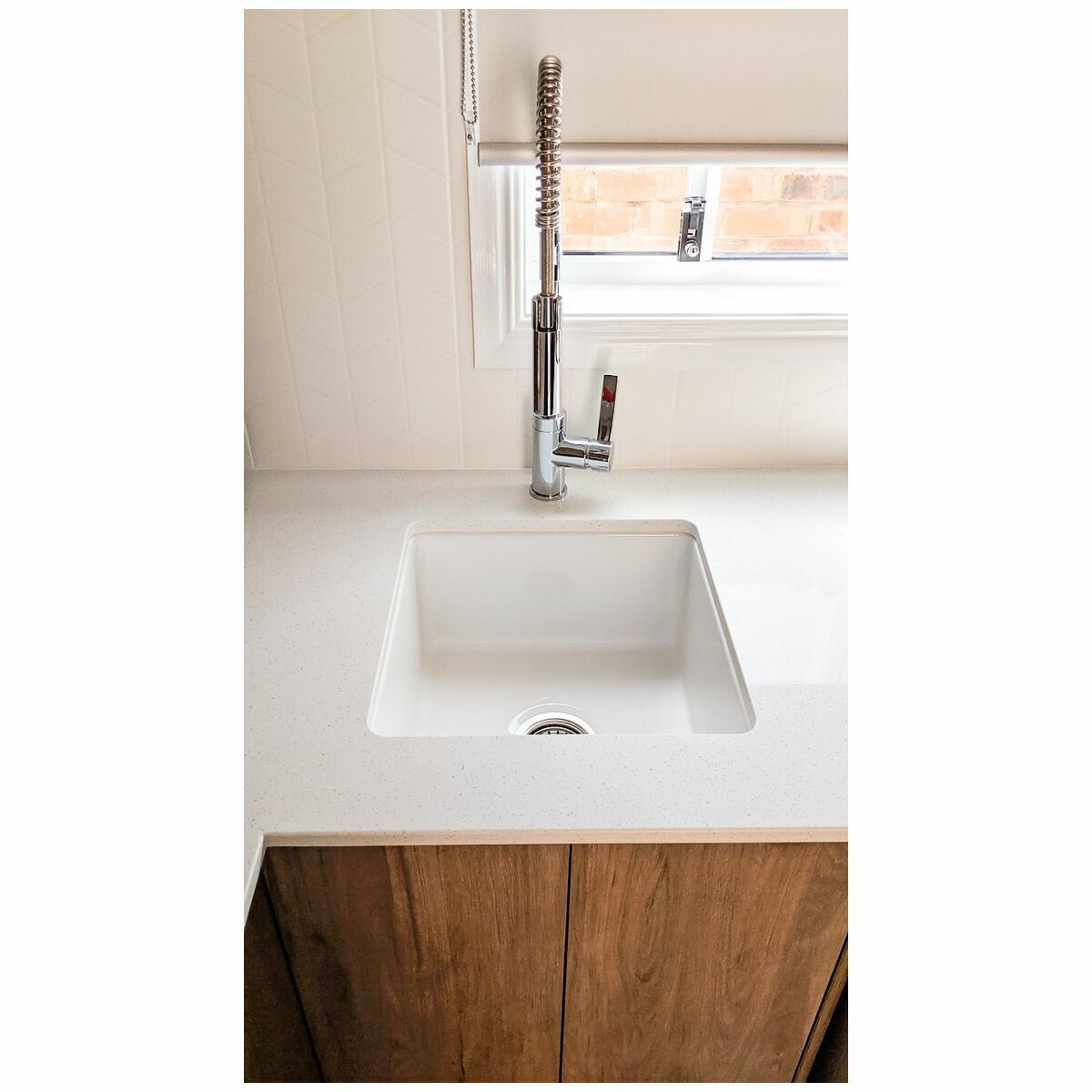 Turner Hastings Cuisine Inset-Undermount Fine Fireclay Sink - Gloss White, 28L, Basket Waste - CU46FS