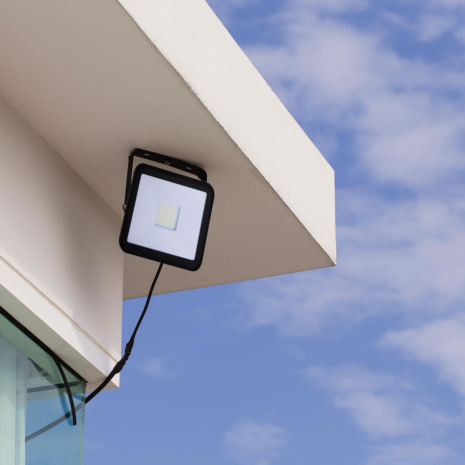 Deta 36W LED Slim Profile Security Floodlight 3400lm Black DET830