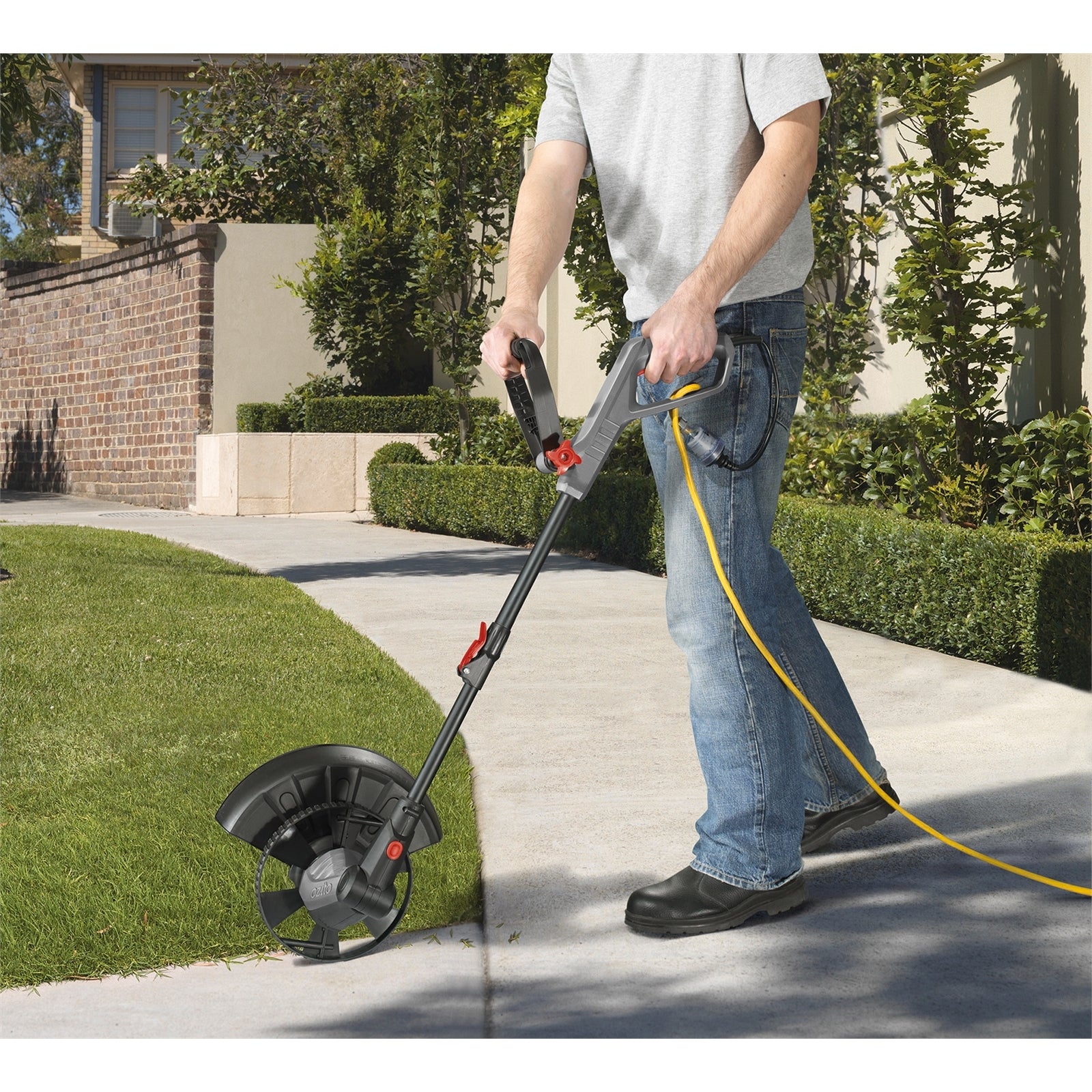 Ozito 500W 290mm Corded Line Trimmer, Telescopic Shaft, Auto Line Feed LTR-529