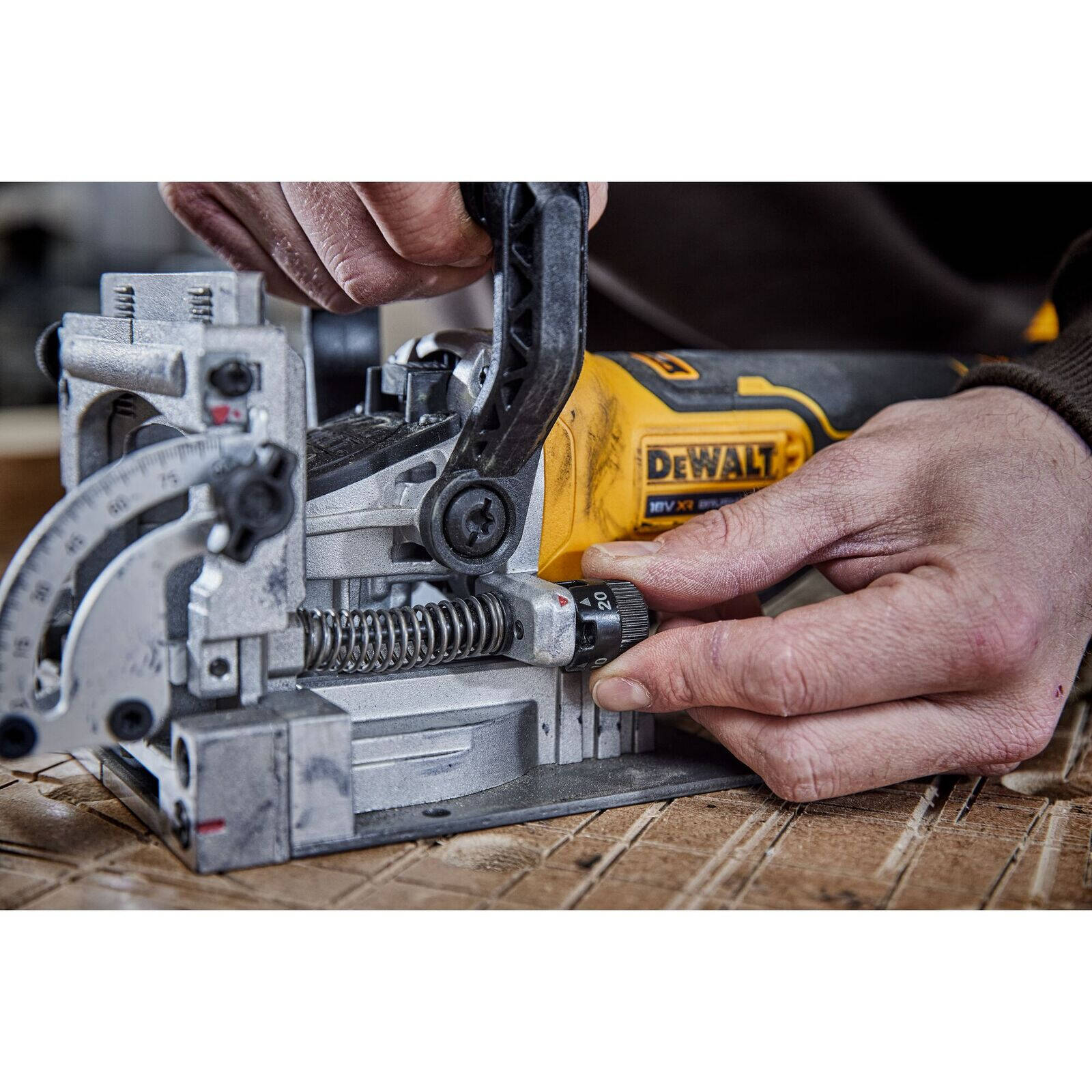 DeWALT 18V XR Brushless Biscuit Jointer DCW682N-XJ Skin Only