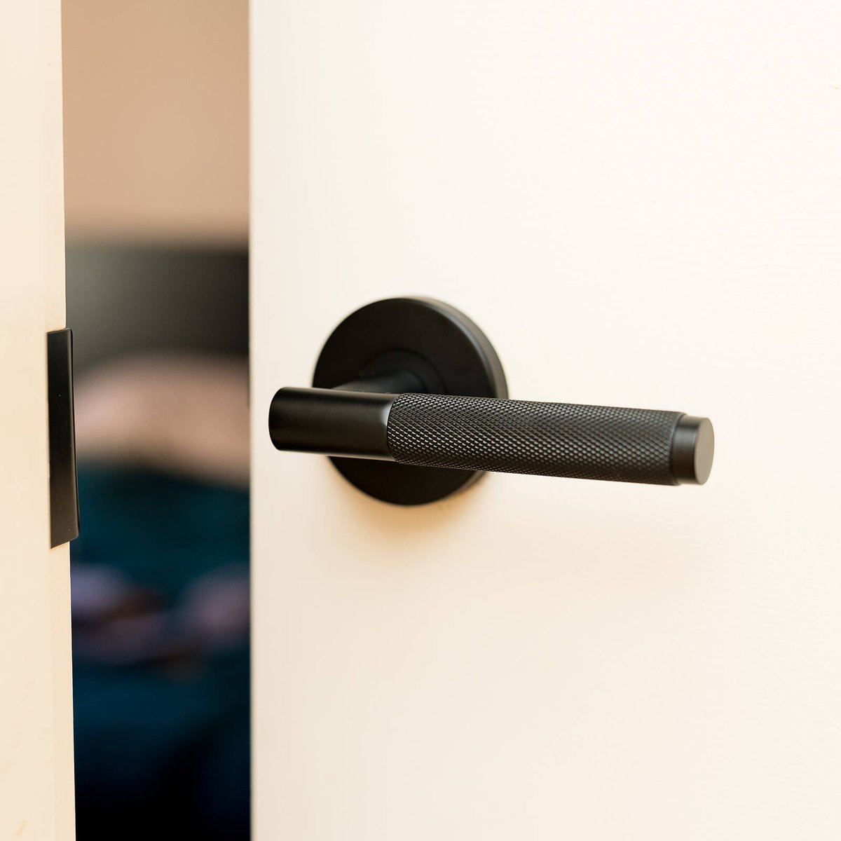 Ikonic Knurled Passage Lever Set Matte Black, Zinc Construction, for Hallway & Living Area Doors