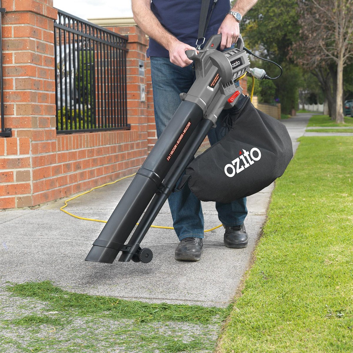 Ozito 2400W Corded 3-in-1 Blower Vacuum Mulcher with Bag, Variable Speed BLV-2401