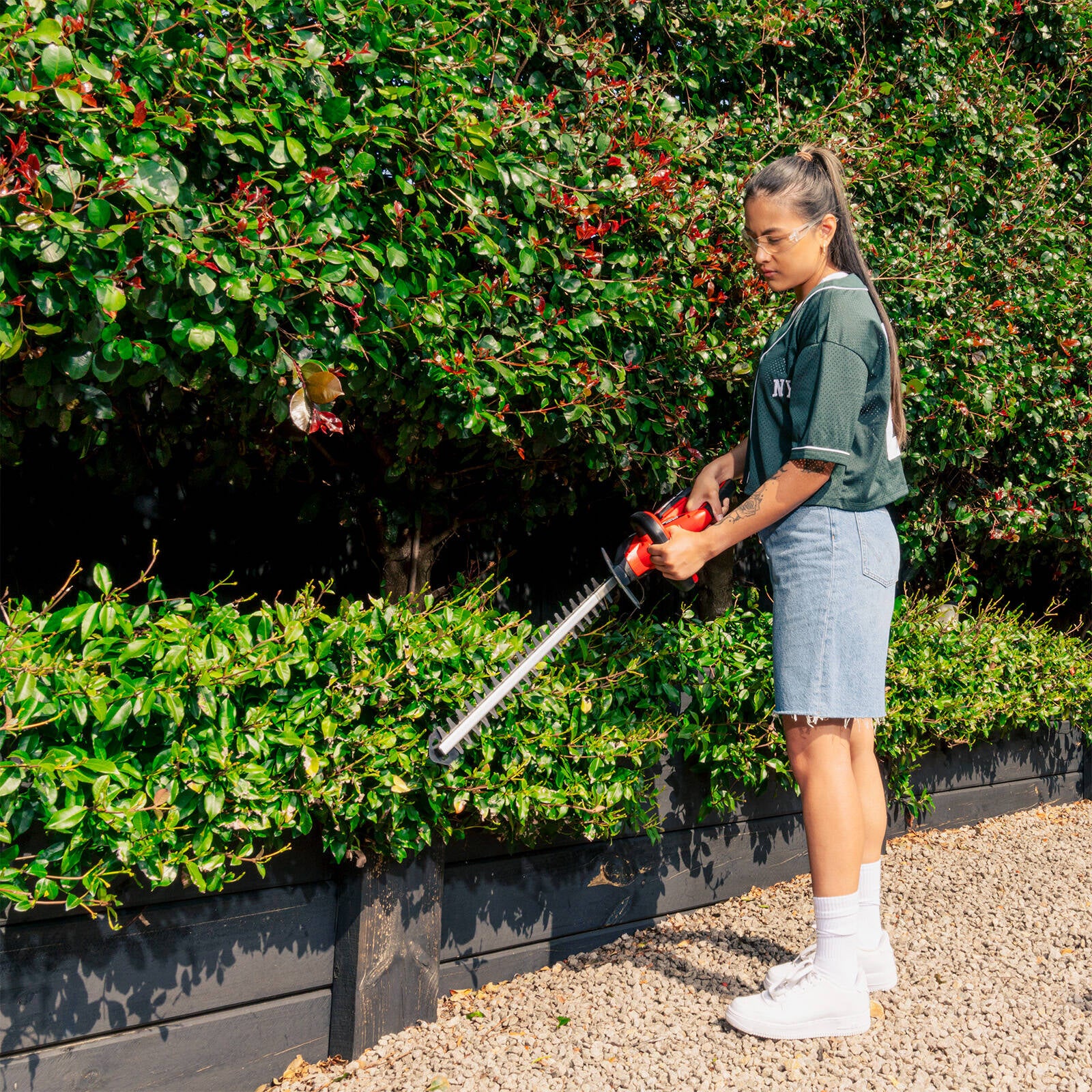 Ozito PXC 18V Cordless Hedge Trimmer 460mm 2.0Ah Kit PXCHTK-218