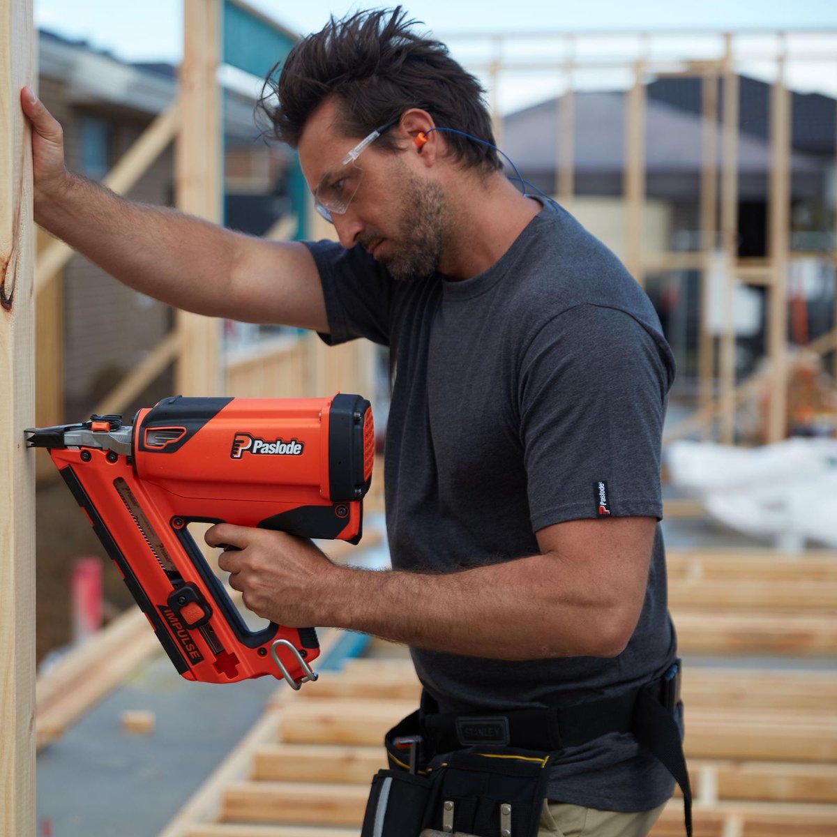 Paslode Cordless Lithium-Ion Impulse FrameMaster PowerVent Nail Gun B20580