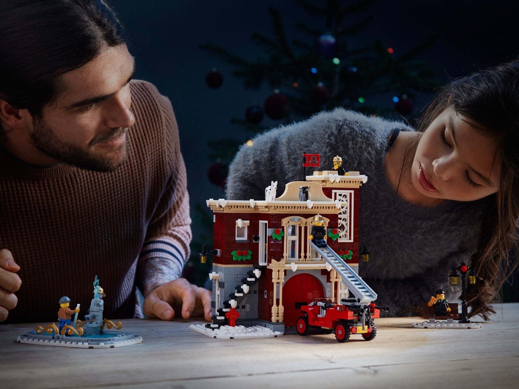 LEGO 10263 Winter Village Fire Station: Festive Holiday Set - SuperSaverAU - view 3