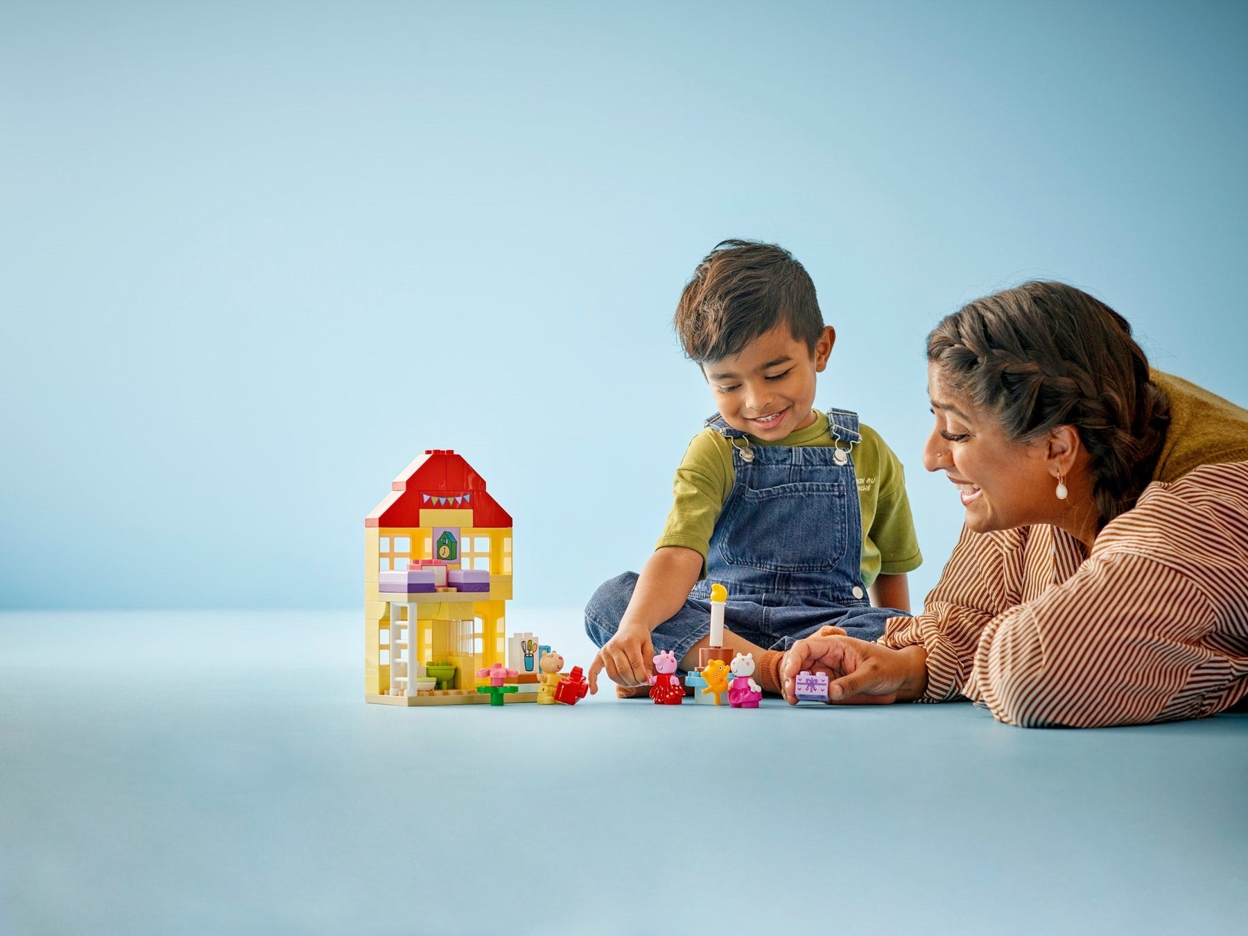 LEGO DUPLO 10433 Peppa Pig Birthday House - SuperSaverAU - view 3
