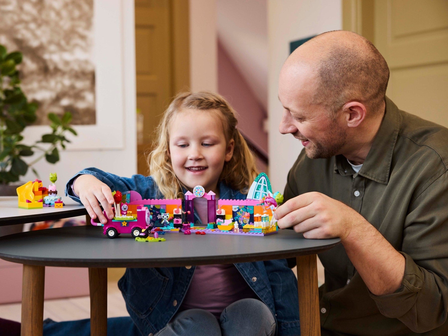LEGO 10796 Gabby's Dollhouse Party Room - SuperSaverAU - view 6