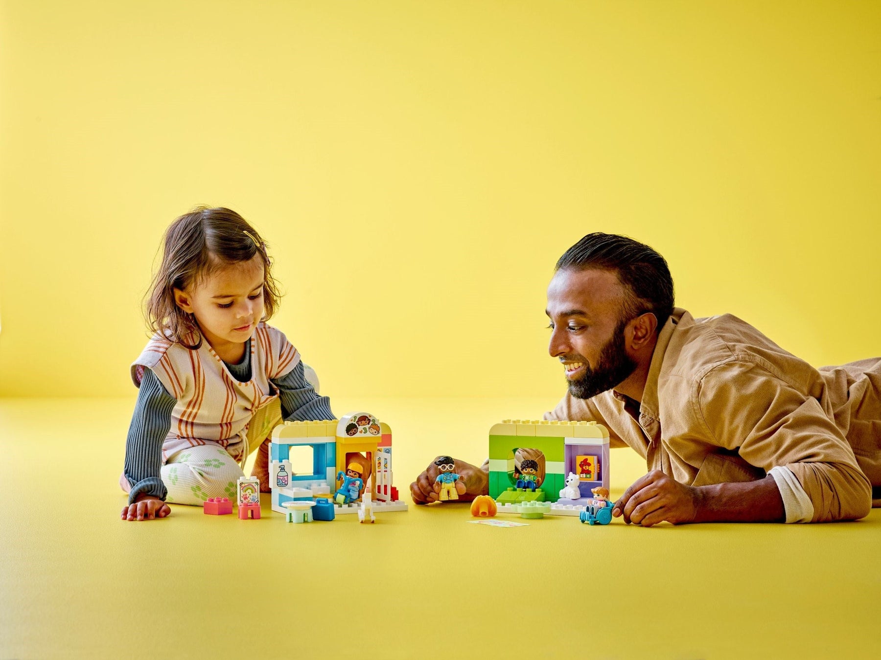 LEGO DUPLO 10992 Life at the Daycare Centre - SuperSaverAU - view 5