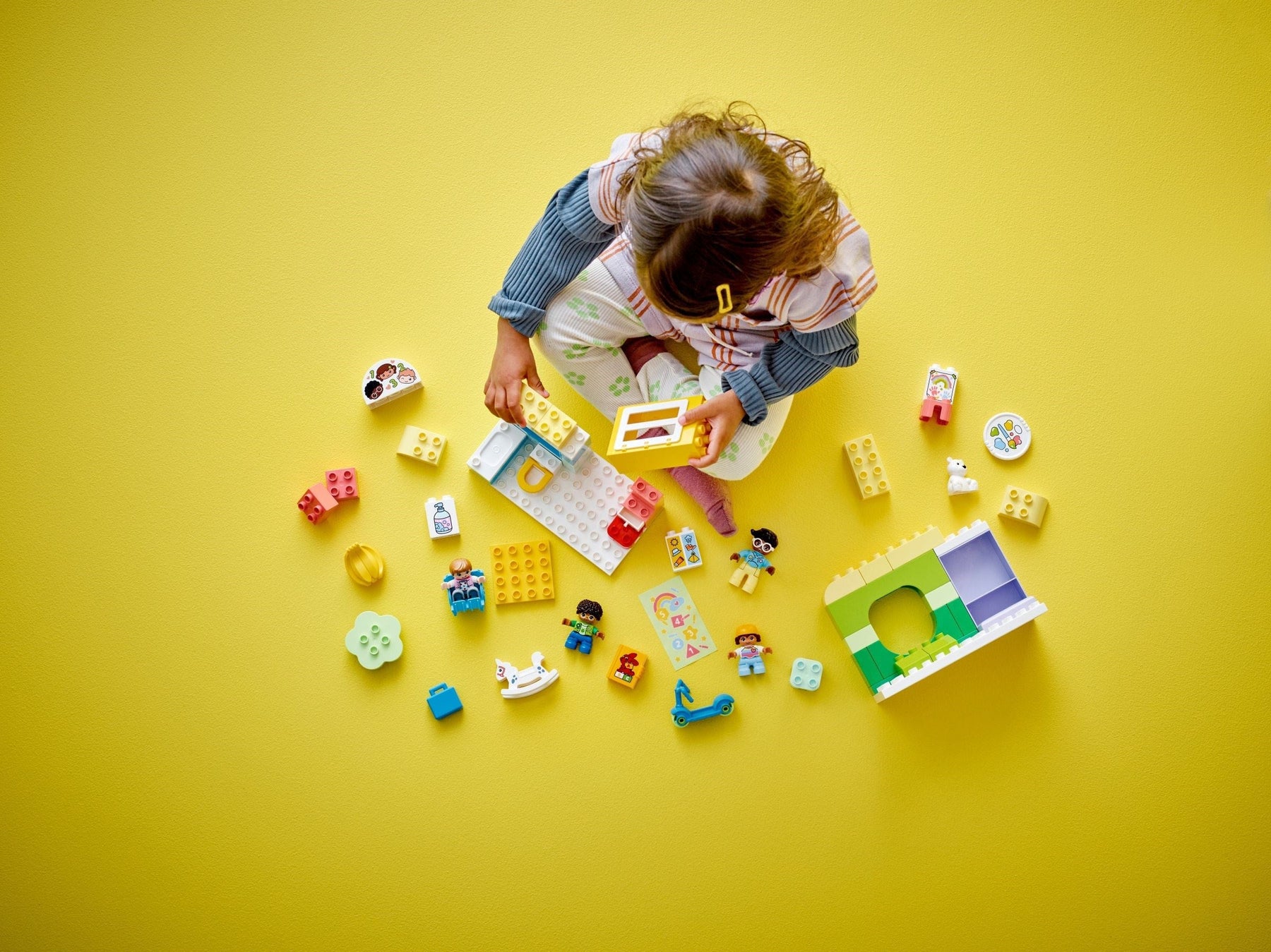 LEGO DUPLO 10992 Life at the Daycare Centre - SuperSaverAU - view 6