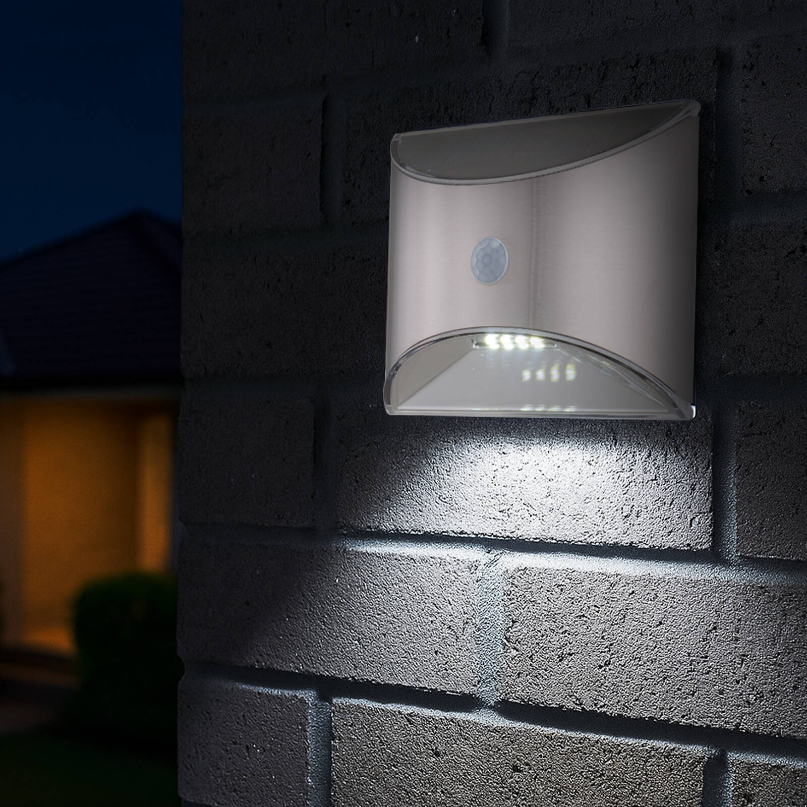Arlec 100mm 50lm Brushed Chrome Solar LED Wall Light Motion Sensor LVS666SS