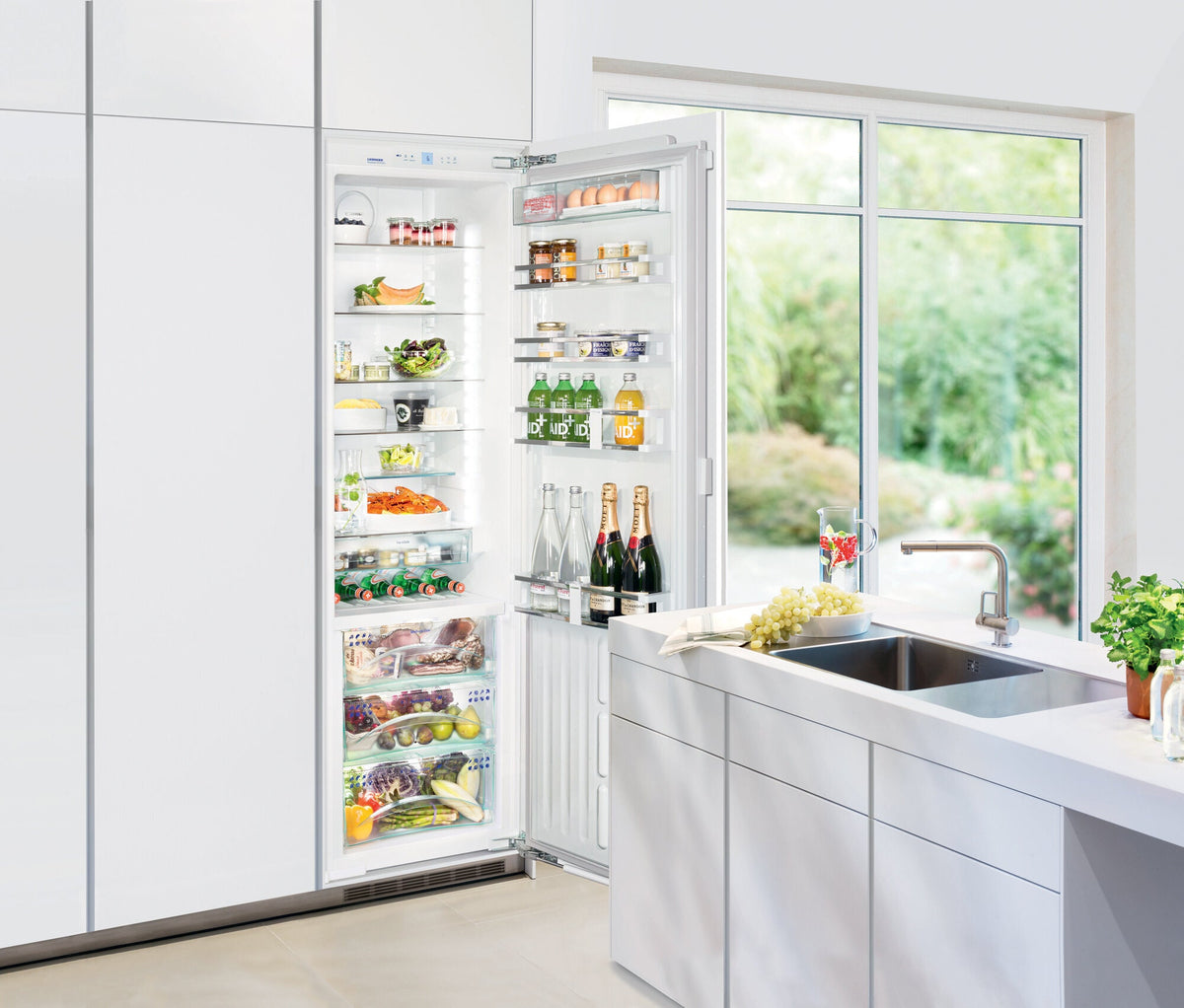Liebherr 344L Integrated Upright Fridge - 3 BioFresh Telescopic Drawers, 4 Star Energy Rating - SIKB3550RH