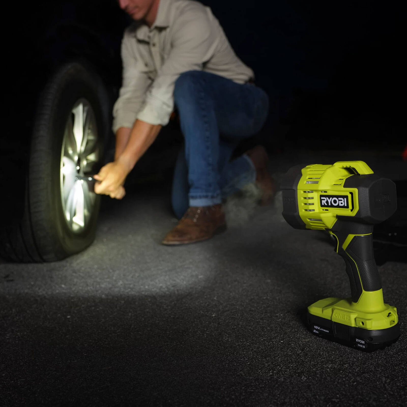 Ryobi 18V ONE+ LED Spotlight 35W RLS18 - Tool Only