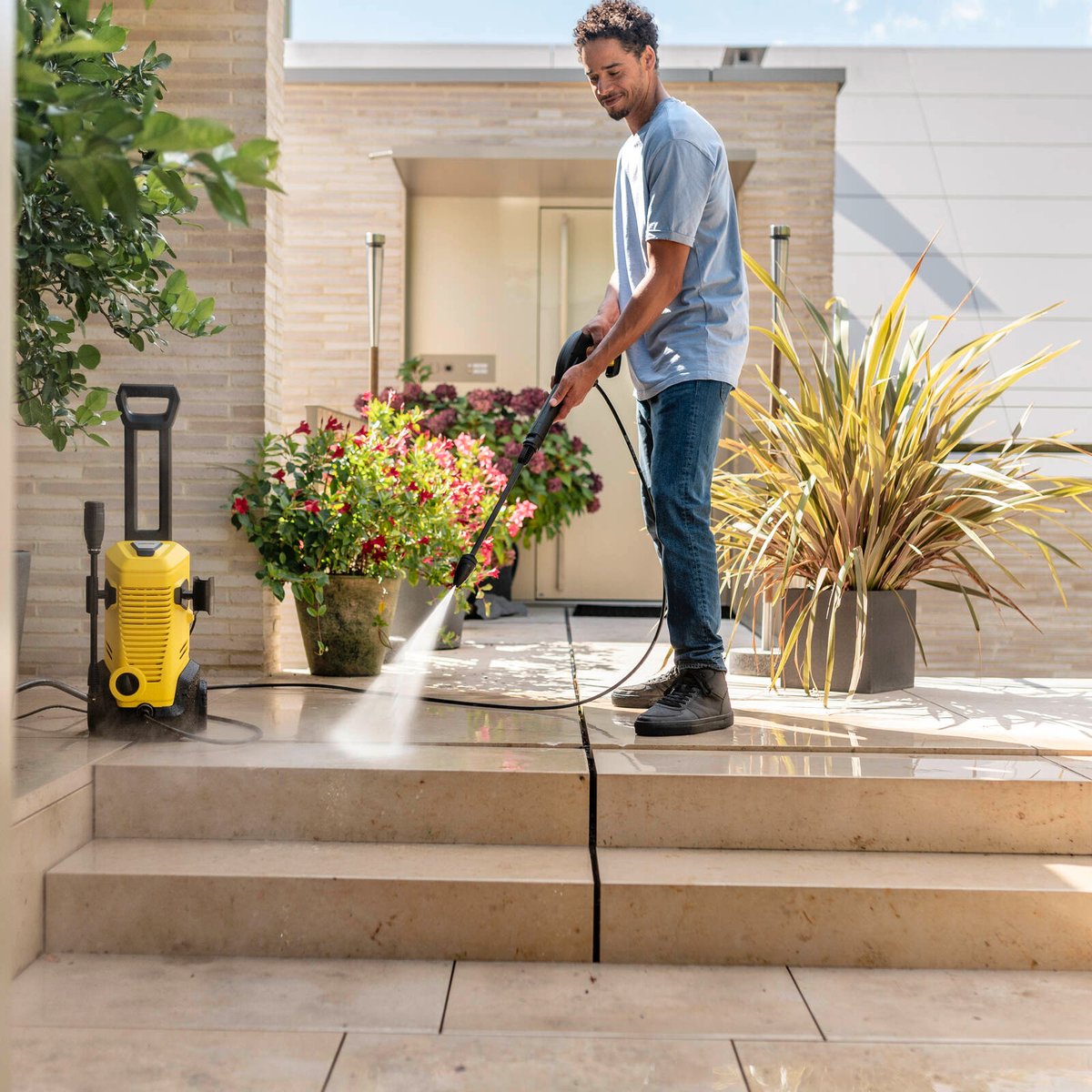 Karcher K3 Corded Pressure Washer, 1950 PSI, 6m Hose 1.676-352.0