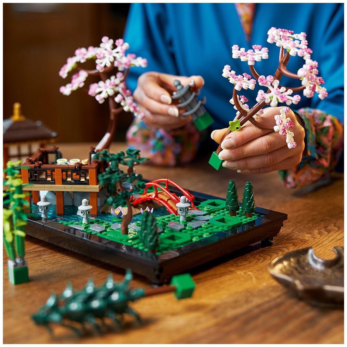 LEGO Icons Tranquil Garden 10315 - SuperSaverAU - view 2