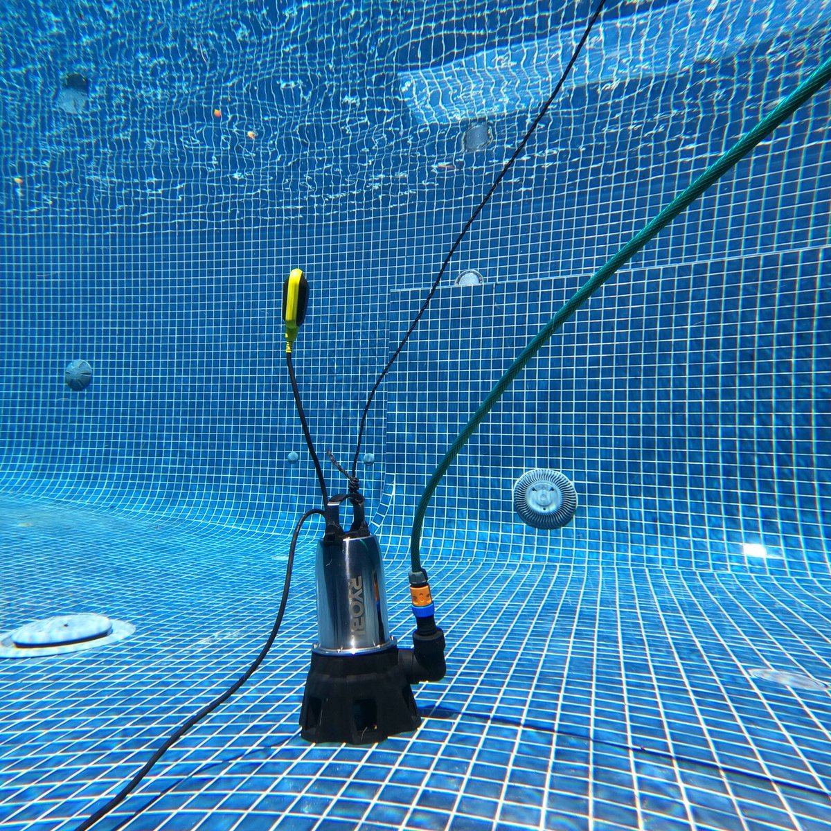 Ryobi 750W Stainless Steel Submersible Dirty Water Pump RACSUP22 - 35mm Solids