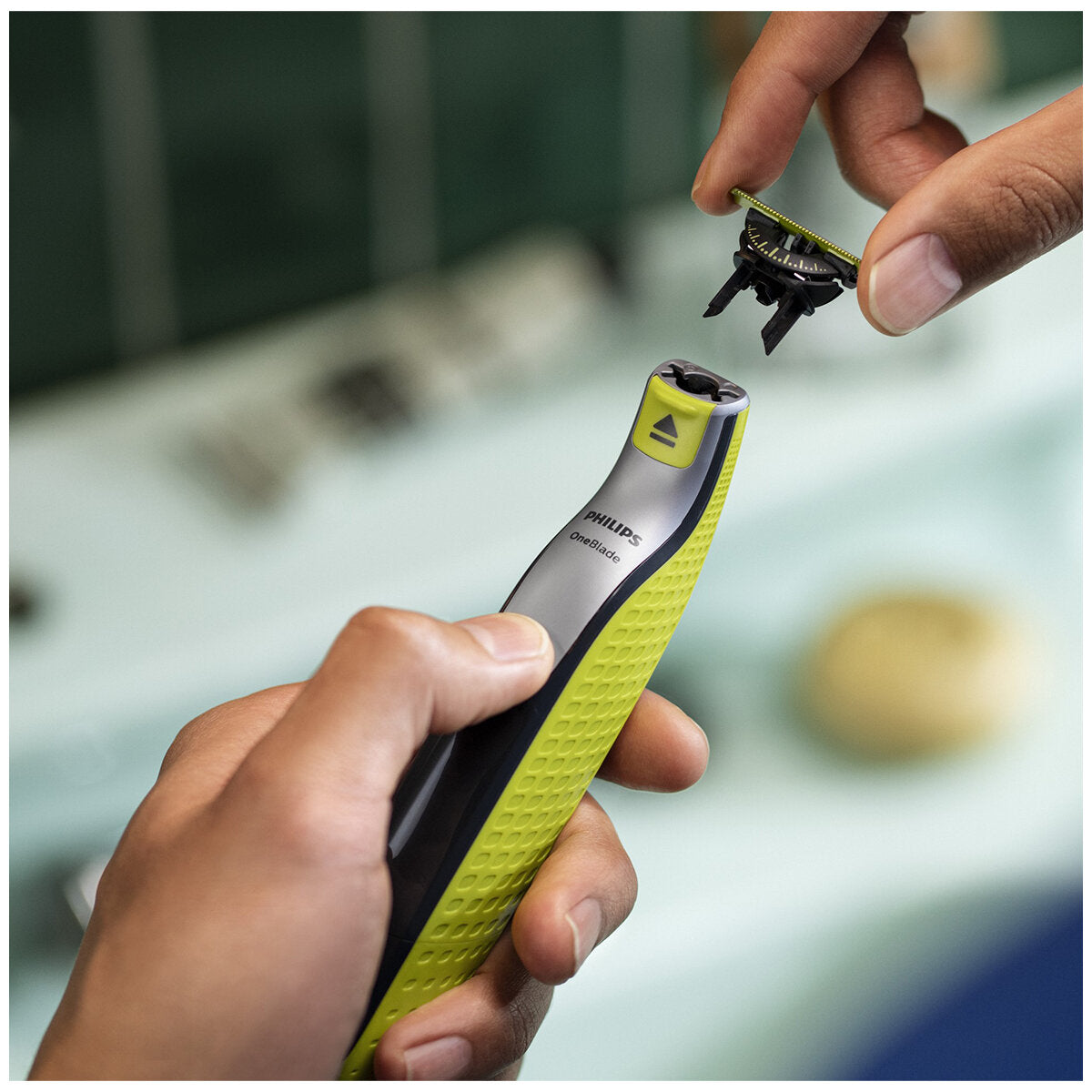 Philips OneBlade Face PRO 360 And 2 Blades 6003630 - SuperSaverAU - view 4