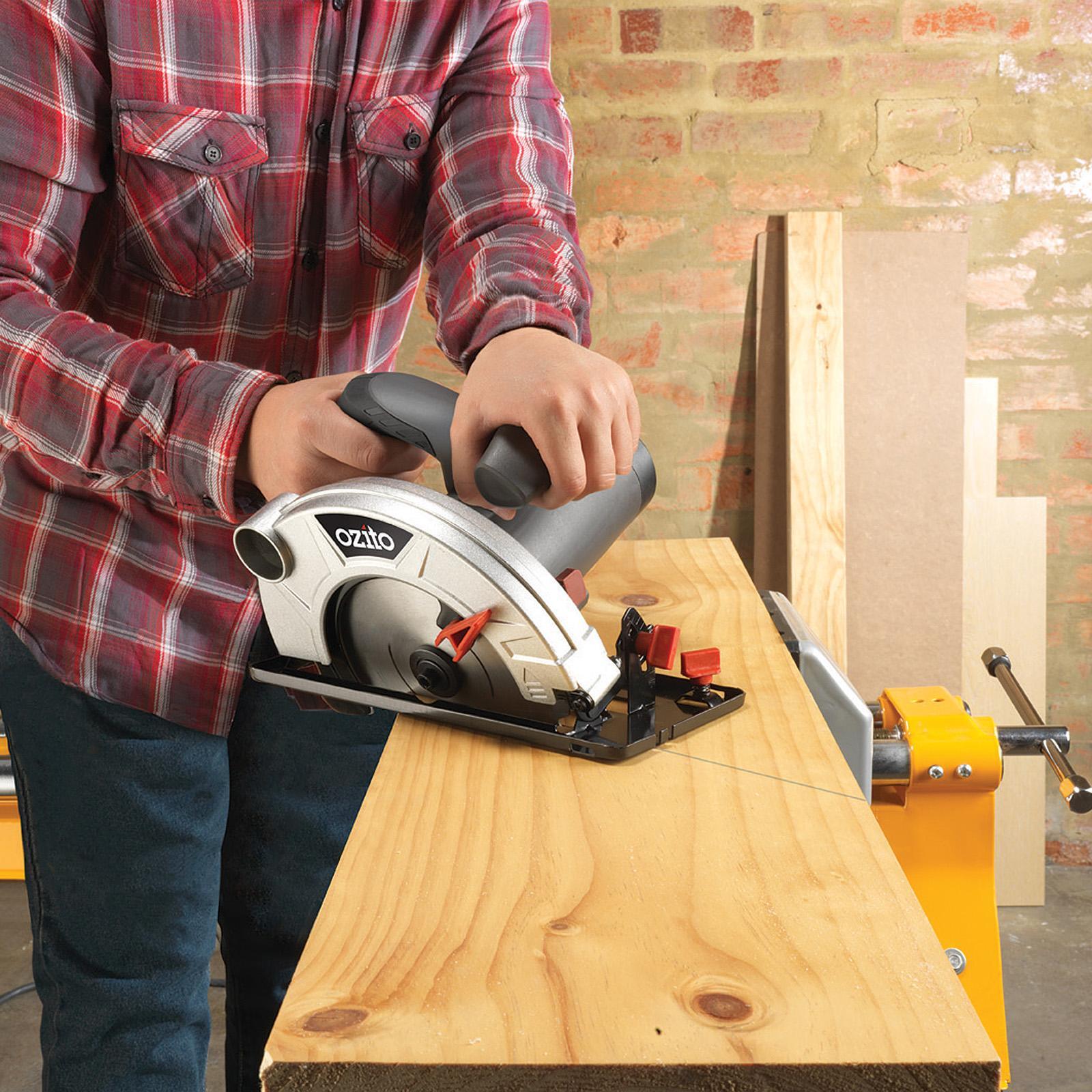 Ozito 1300W 185mm Corded Circular Saw 45 Deg Bevel CSW-7000