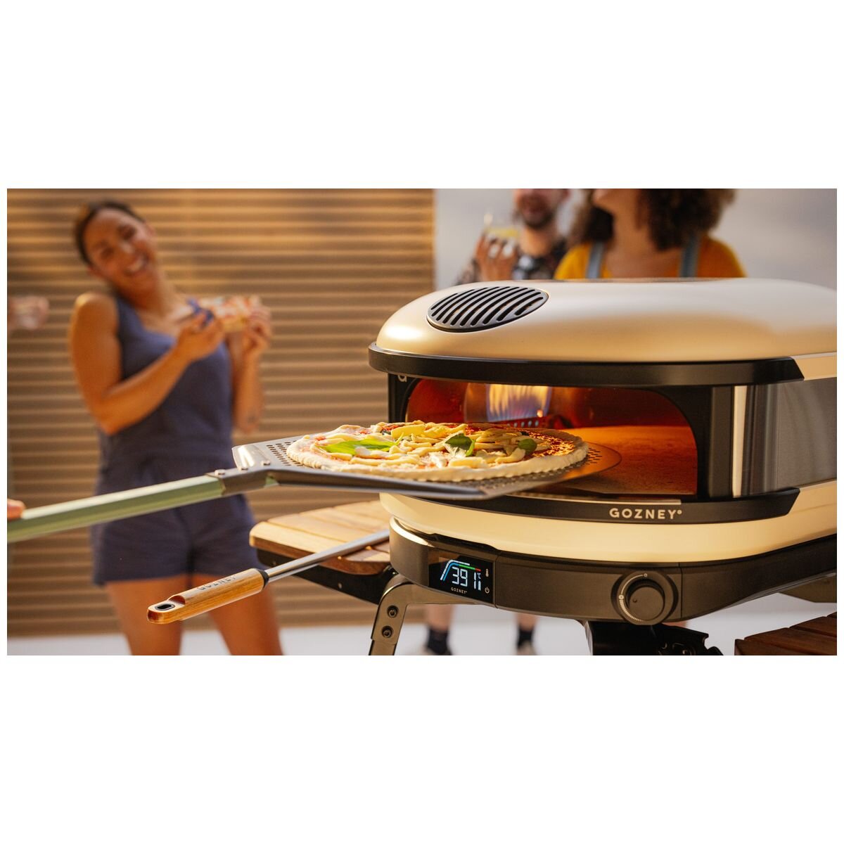Gozney Arc XL gas pizza oven - black, 16 inch capacity, lateral rolling flame, 500°C - GAPOBAU1624