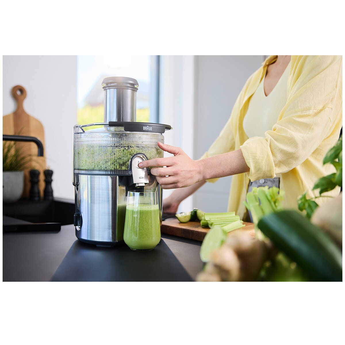 Braun MultiJuice 7 Spin Juicer 1000W - FastXtract, ColdXtract, 2L Pulp Container, Two Speeds - SJ7000