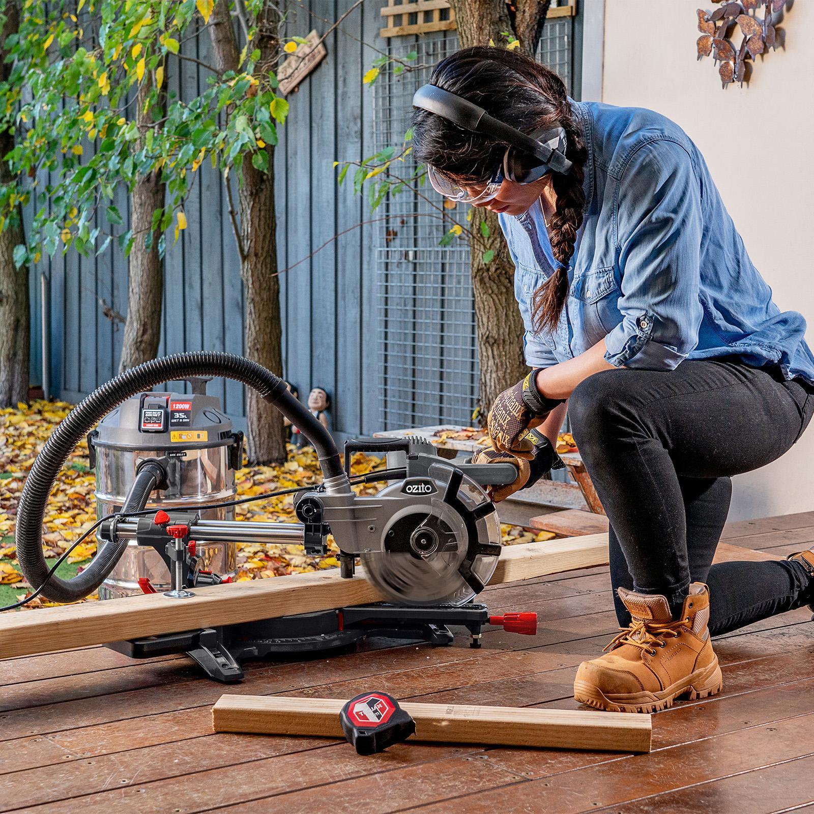 Ozito 1800W 210mm Double Bevel Sliding Mitre Saw SCMS-1621