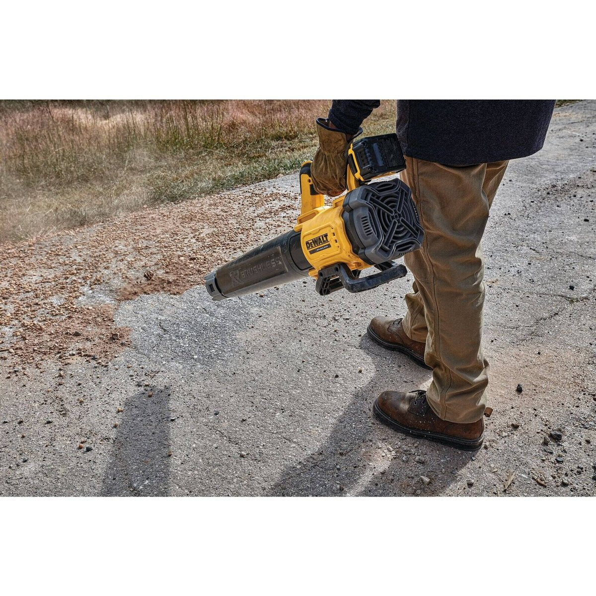 DeWALT 18V XR Brushless Axial Blower 5.0Ah Kit - 200km/h, Variable Speed DCMBL562P1-XE