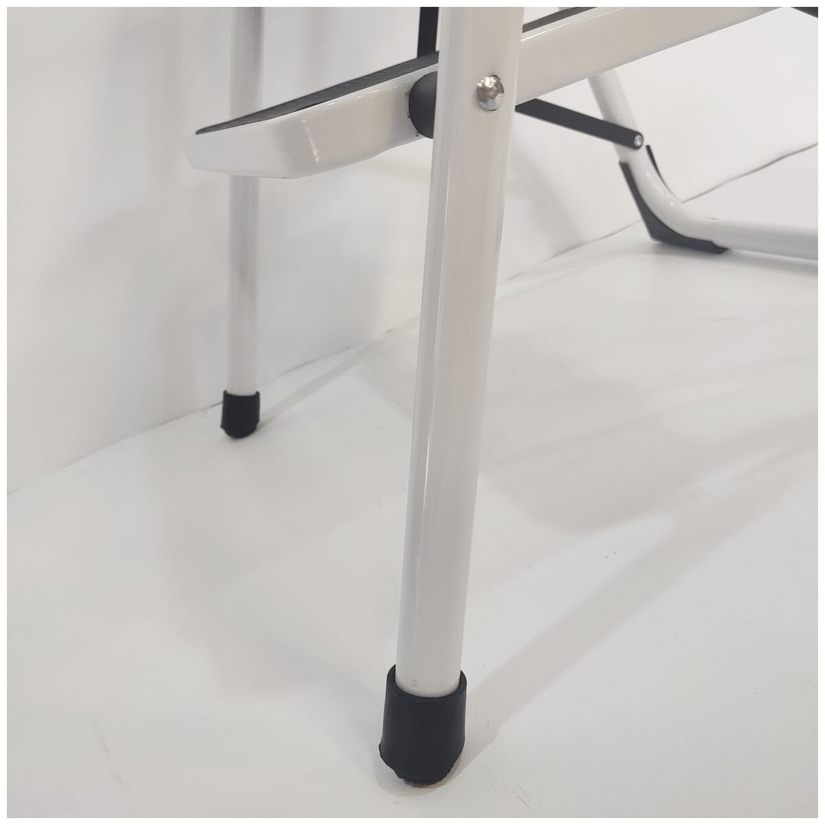 L.T. Williams 2 Step Ladder - White Powder Coated Steel - 150kg Load Capacity - 9755