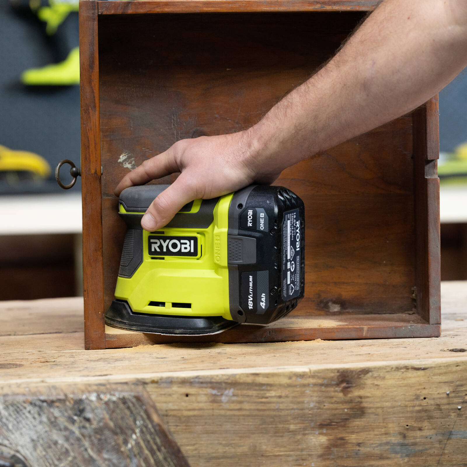 Ryobi 18V ONE+ Palm Sander Kit with Battery and Charger R18PS12