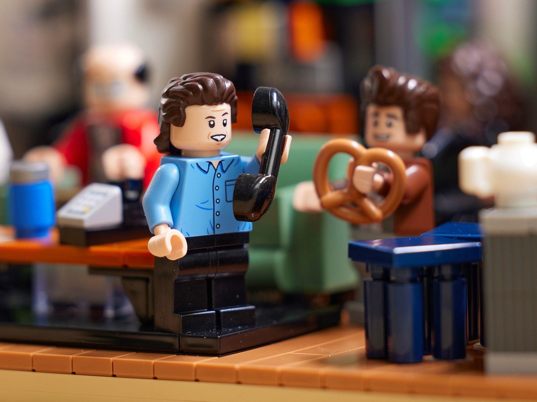LEGO 21328 Seinfeld Set - Build Jerry's Apartment - SuperSaverAU - view 5