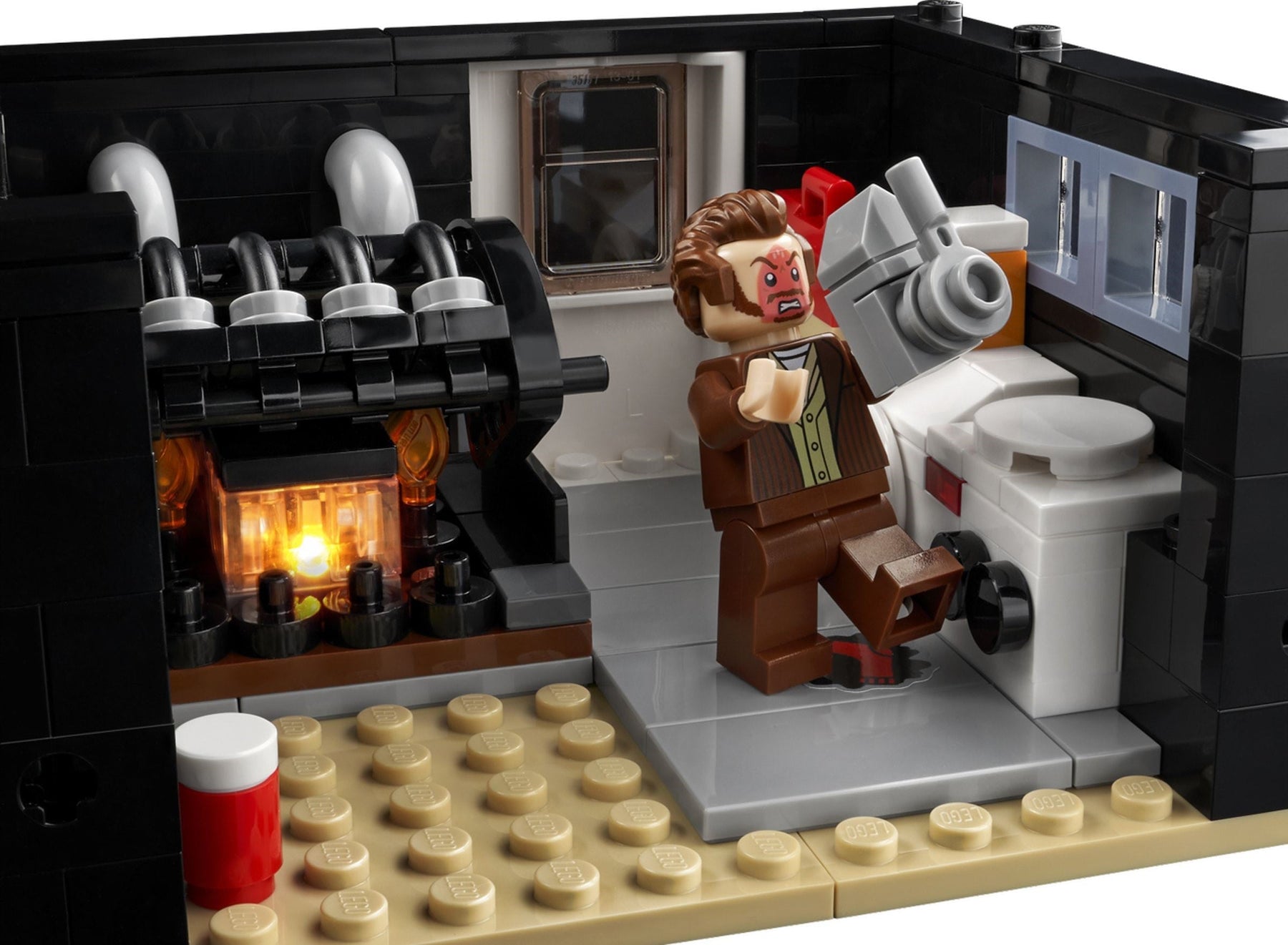 LEGO 21330 Home Alone House - Festive Display Set - SuperSaverAU - view 3