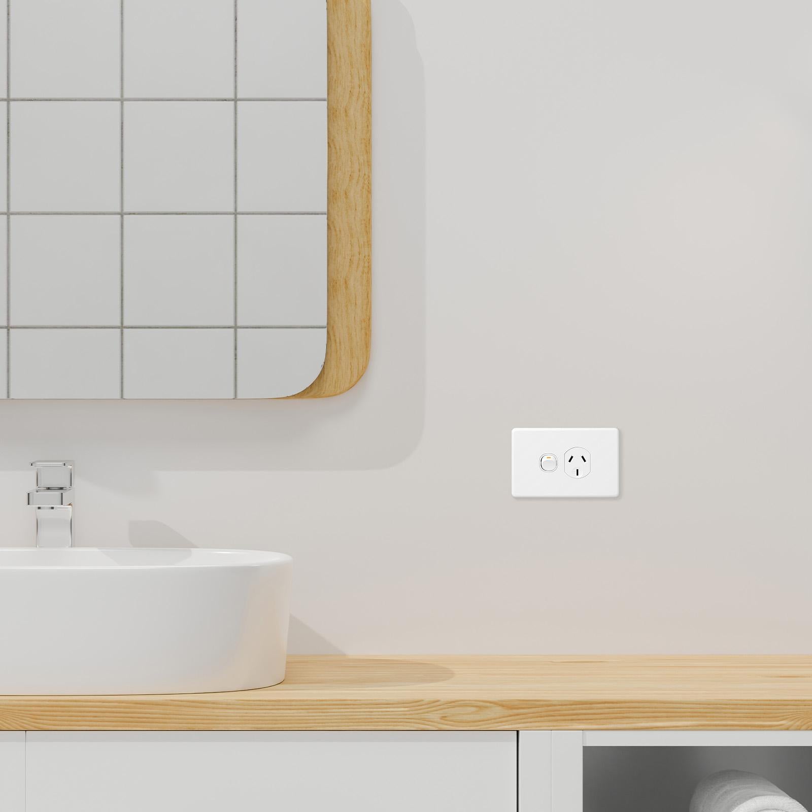 DETA X6 Single Power Point Gloss White Polycarbonate 10A 250V