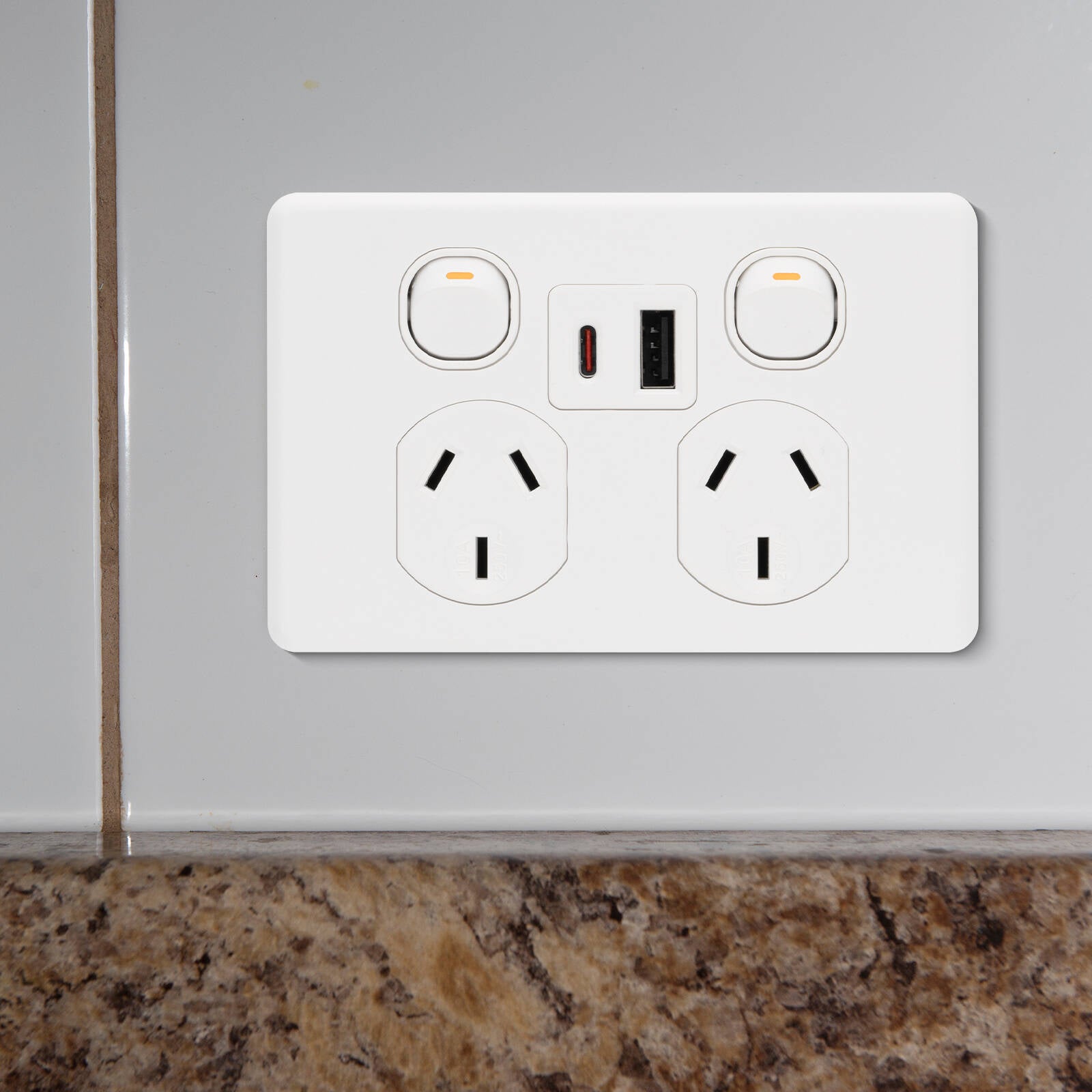 DETA White Matte X6 Double Power Point USB-A + USB-C PD20W Fast Charging 6259CMWH