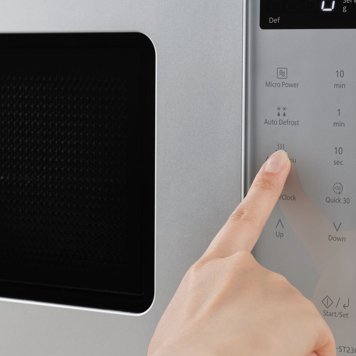 Panasonic 20L compact microwave oven - 800W, silver, 8 auto menus, auto defrost, Quick 30 - NN-ST23QMQPQ