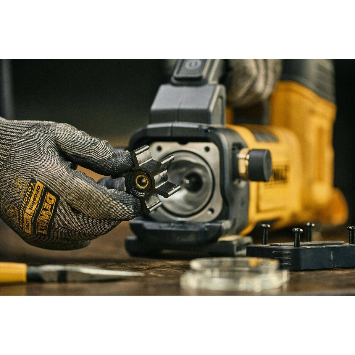 Dewalt 18V XR Transfer Pump Bare Unit DCE050N-XJ - 38L/min - Self-Priming - SuperSaverAU - view 5