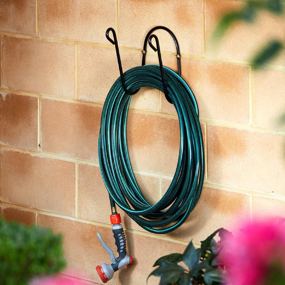 Rapid Products Black Powder Coated Steel Giardino Hose Hook Wall Mount