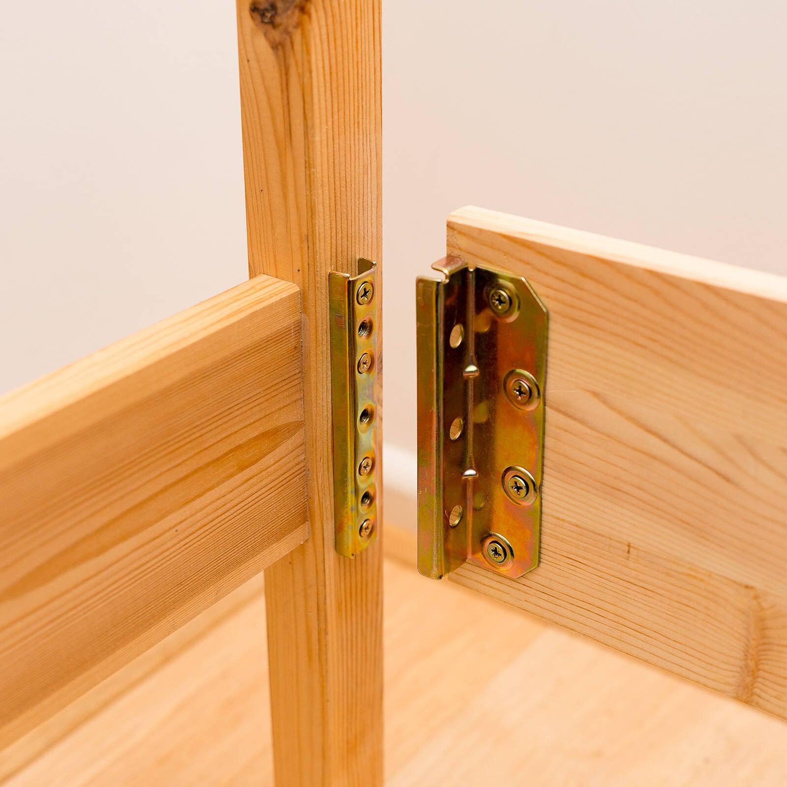 Taskmaster 120 x 40mm Steel Bed Bracket - Set of 4