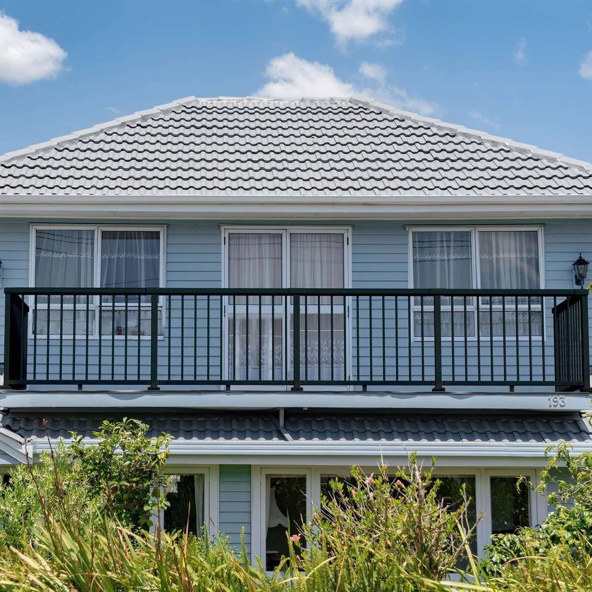 Peak Aluminium Balustrade - 64mm - Aluminium - Black Finish - SuperSaverAU - view 5