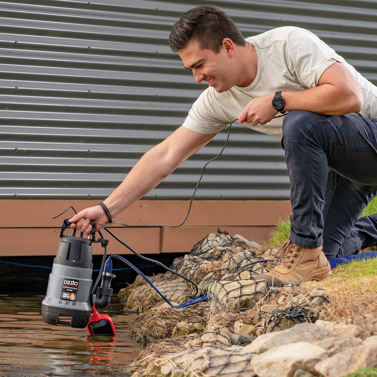 Ozito 780W Submersible Dirty Water Pump OSP-780, 35mm Solids Handling
