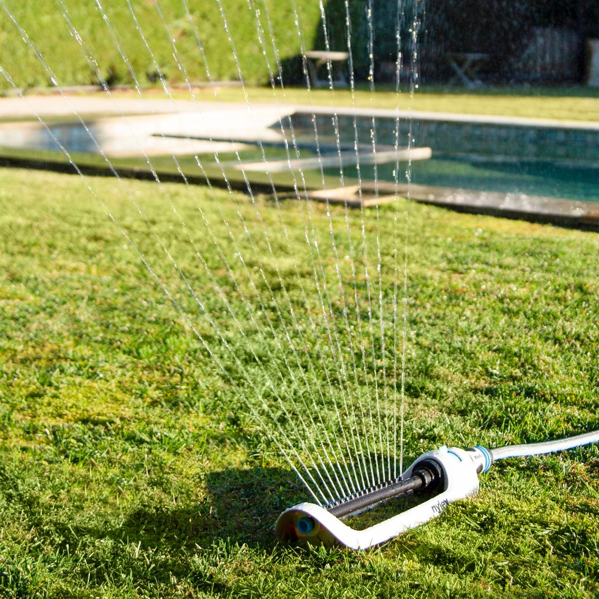 Nylex Oscillating Sprinkler Barrel - 260m Coverage, 16 Nozzles, ABS Plastic 400-600kPa