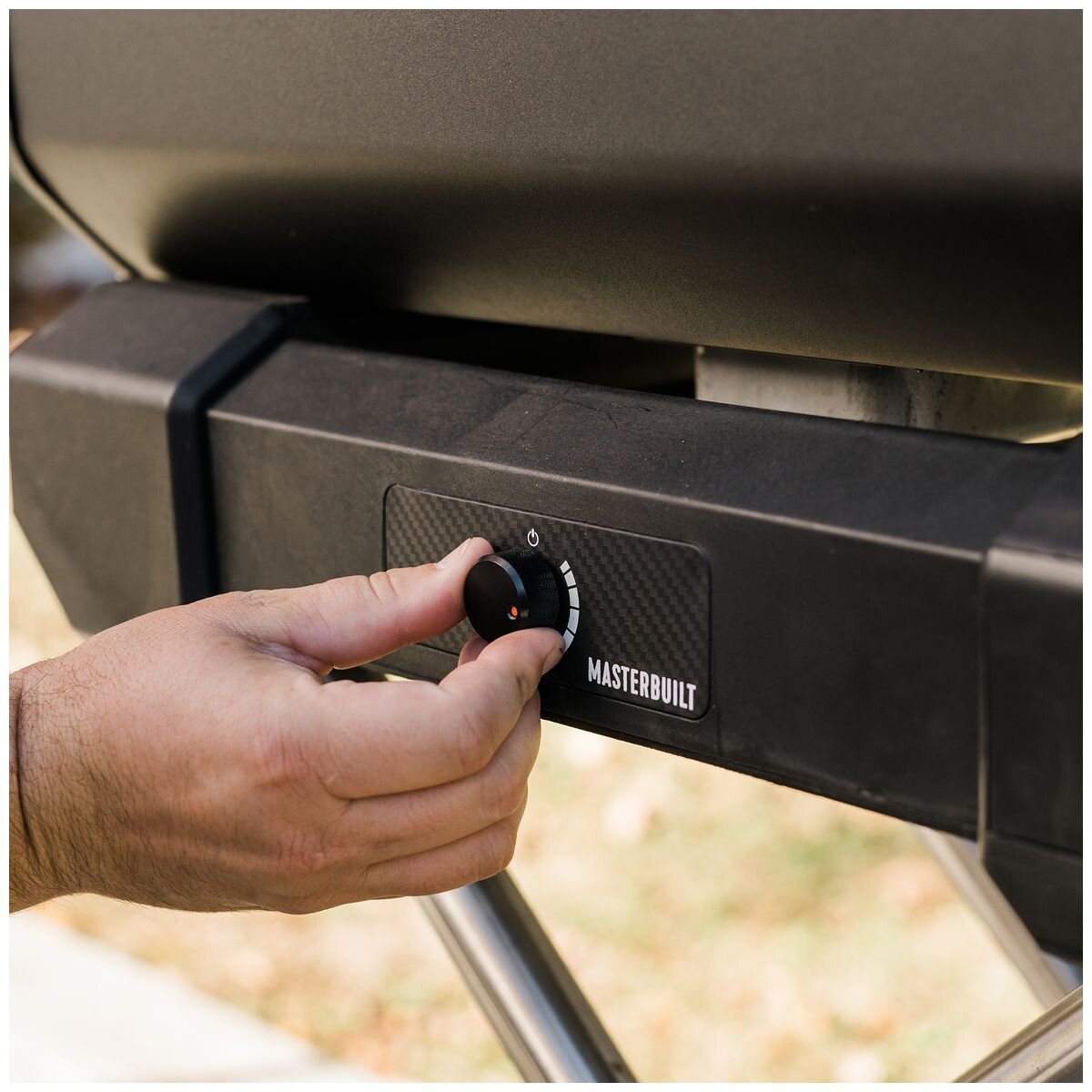 Masterbuilt Portable Charcoal BBQ - Black, SteadyTemp Dial, Up to Four Hours Burn Time - MB20040622