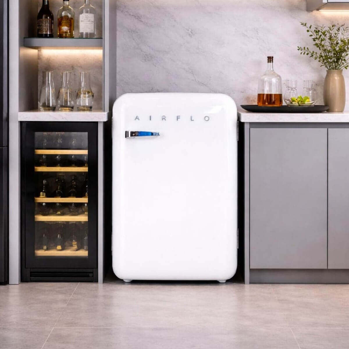 Airflo 130L retro bar fridge - White finish, reversible door, vegetable crisper - AFF130XW