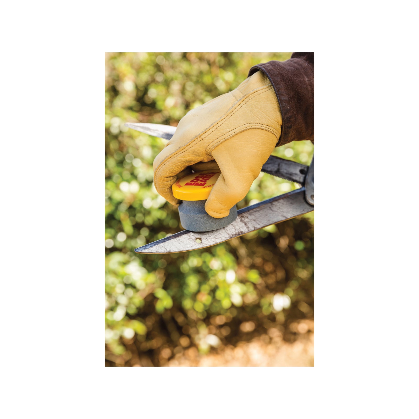 Smith's EdgeEater Sharpening Stone for Axes, Machetes & Garden Tools