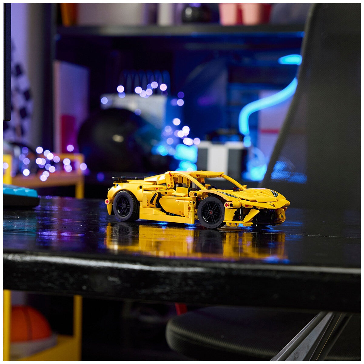 LEGO Technic Chevrolet Corvette Stingray 42205 - SuperSaverAU - view 7