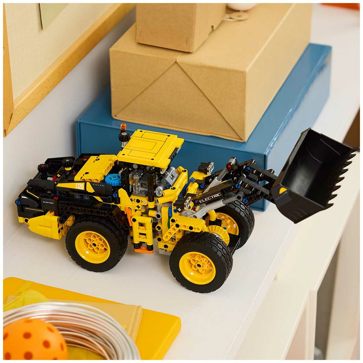 LEGO Technic Volvo L120 Electric Wheel Loader 42209 - Articulated Steering, Shovel Tilt, 3 Spinning Gears, Imaginative Play - SuperSaverAU - view 4