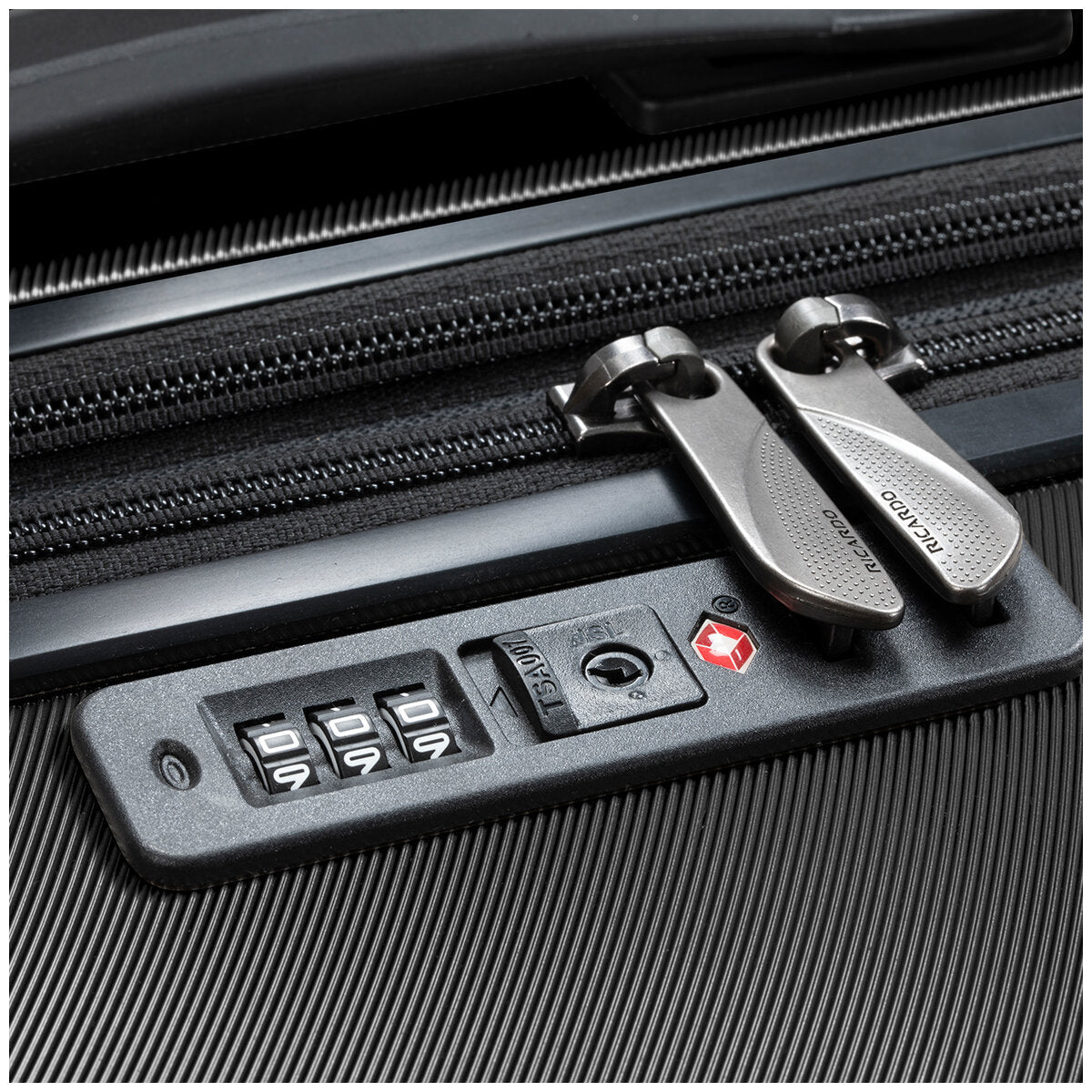 Ricardo Pacific Palisades Large Upright Luggage Black 100% Polycarbonate TSA Locks & Ergonomic Handle - SuperSaverAU - view 3