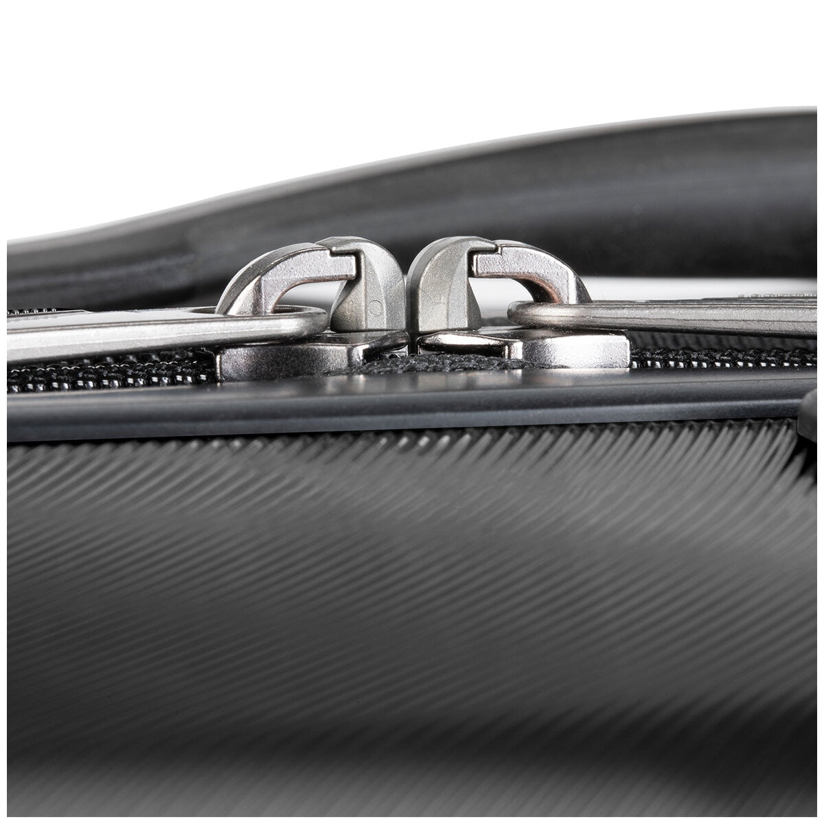 Ricardo Pacific Palisades Large Upright Luggage Black 100% Polycarbonate TSA Locks & Ergonomic Handle - SuperSaverAU - view 4