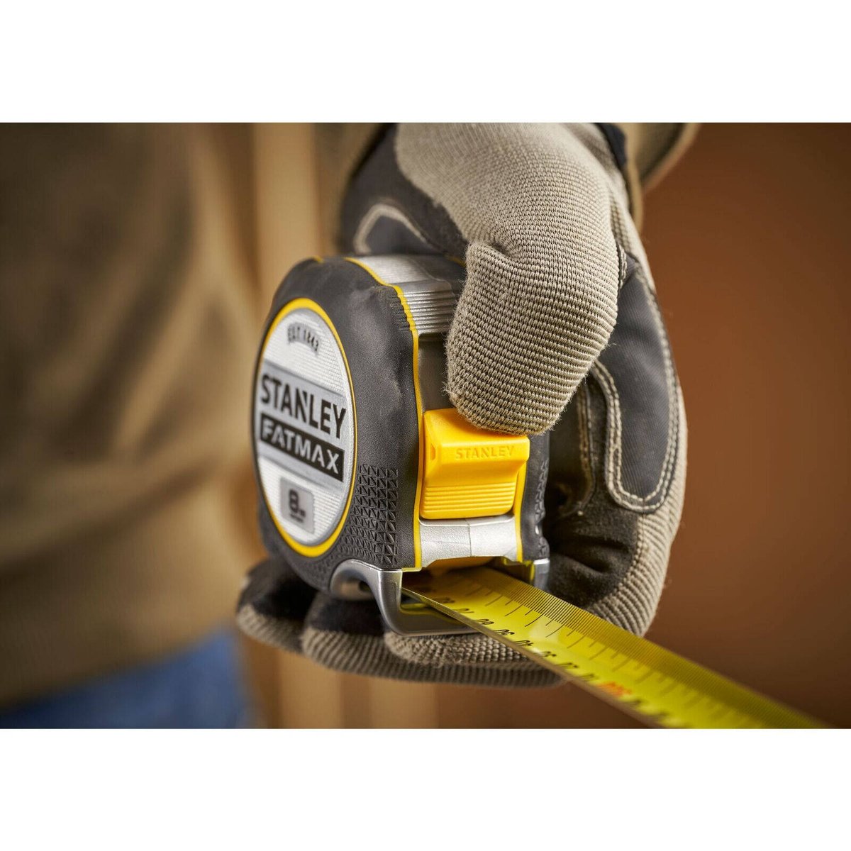 Stanley FatMax Xtreme Tape Measure 8m Lockable with Belt Clip FMHT38219-3