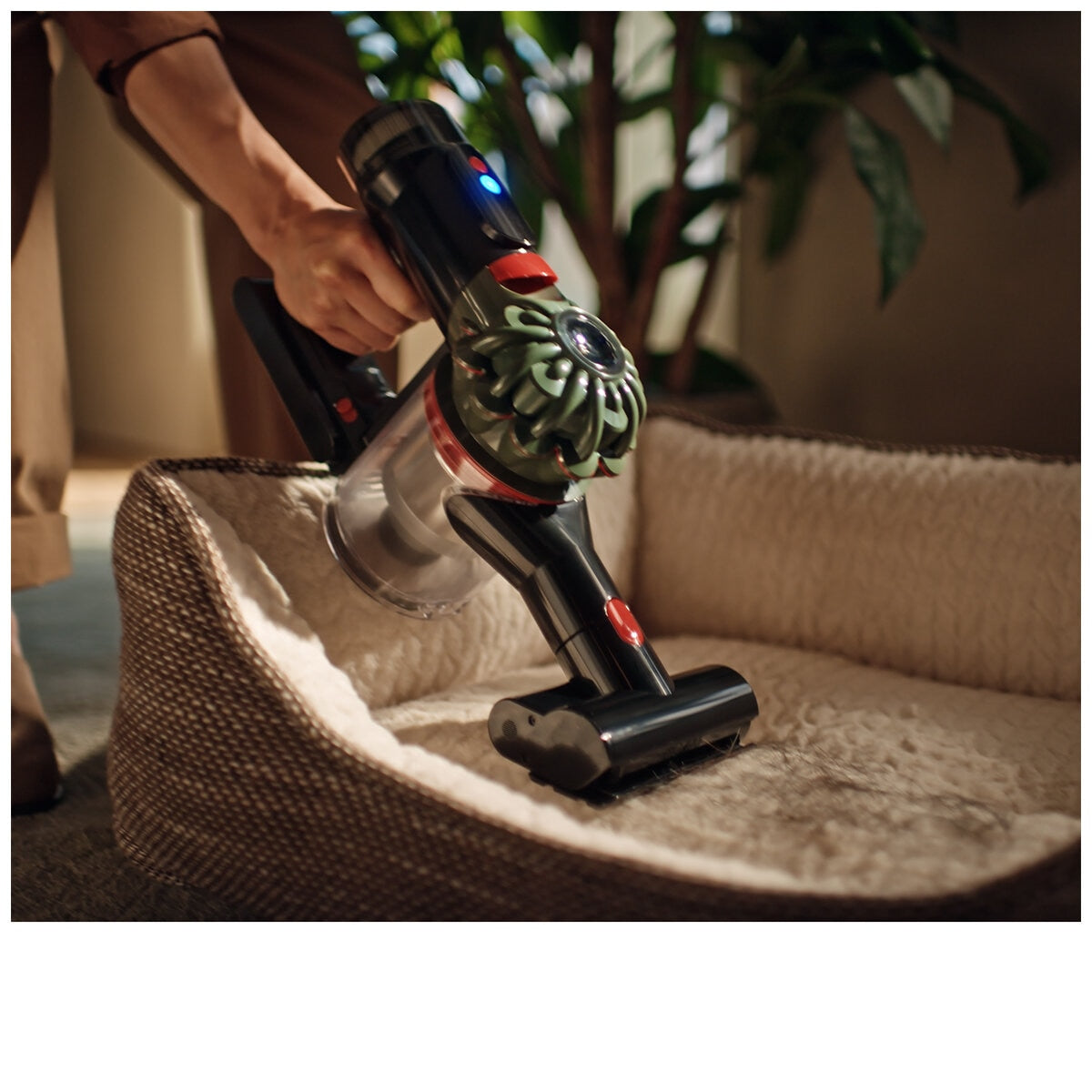 Dyson V8 Cyclone 226890-01 Cordless Vacuum, 60min Runtime, Pet Hair Removal, Green/Black - SuperSaverAU - view 7