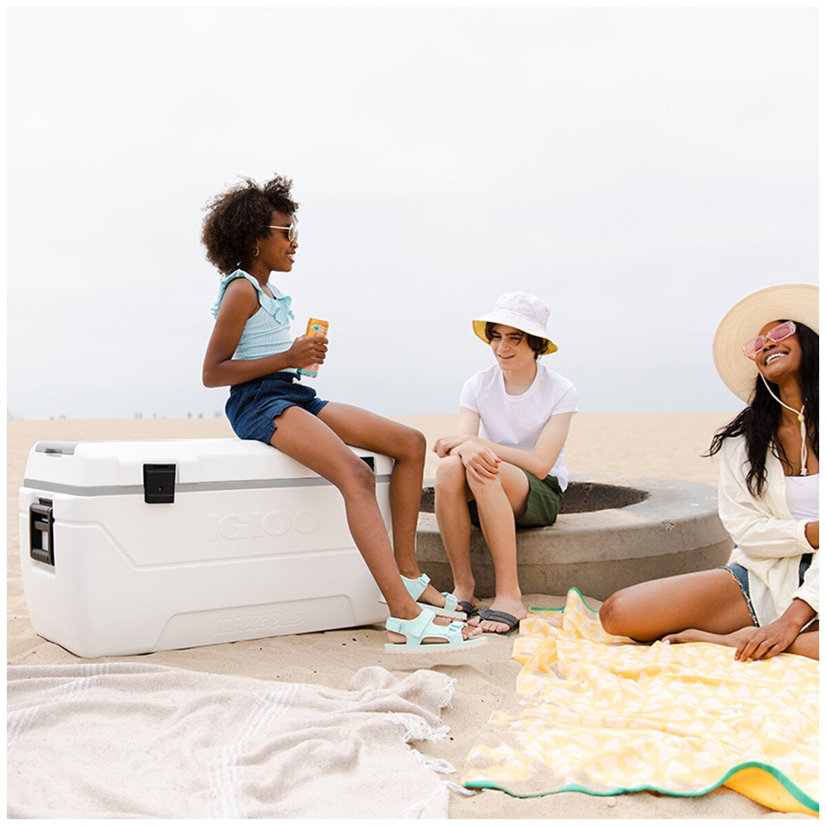 Igloo Maxcold 156L Chest Cooler with Quick Access Hatch & High Performance Insulation - SuperSaverAU - view 9