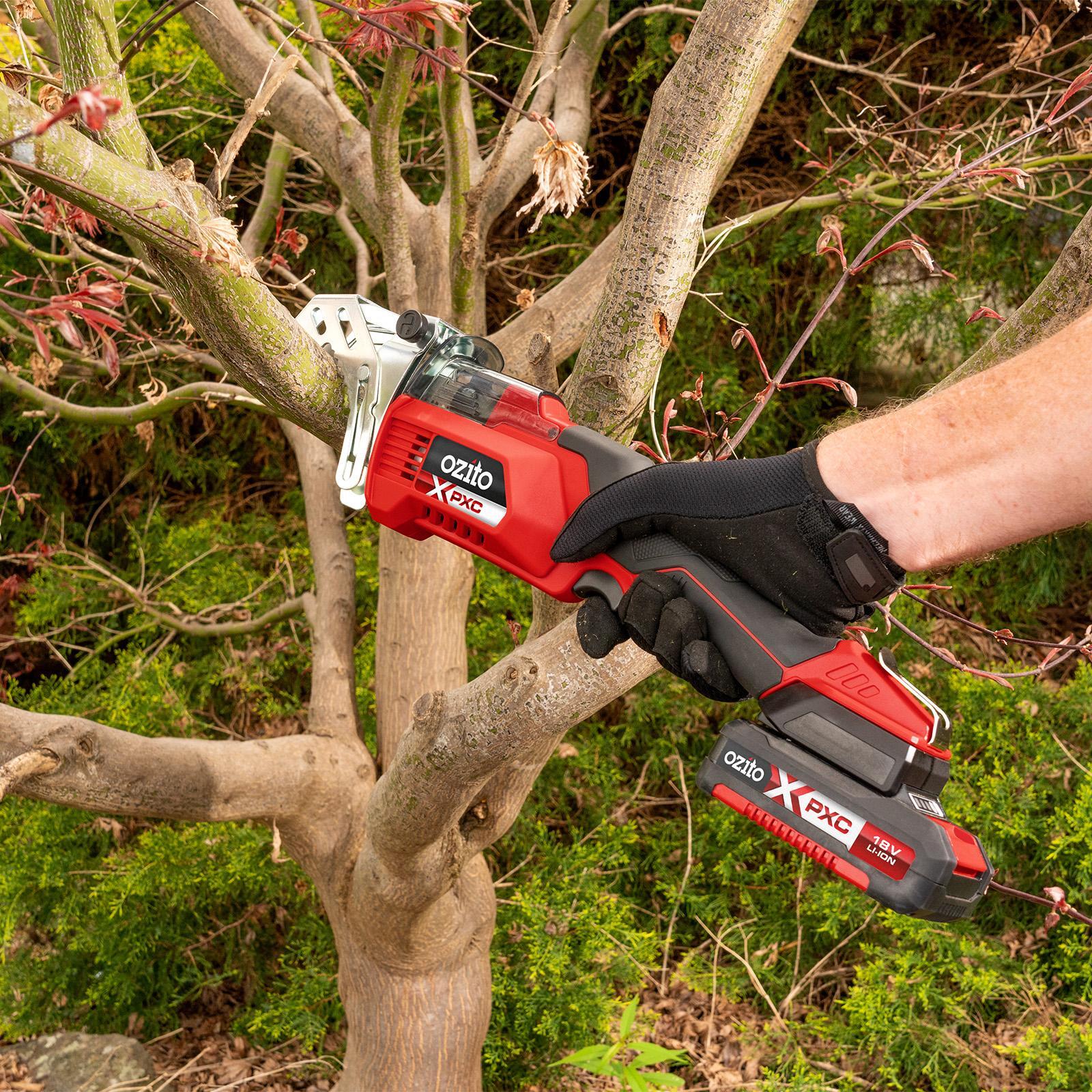Ozito PXC 18V Cordless Pruning Saw 150mm Blade, Skin Only PXPRSS-018