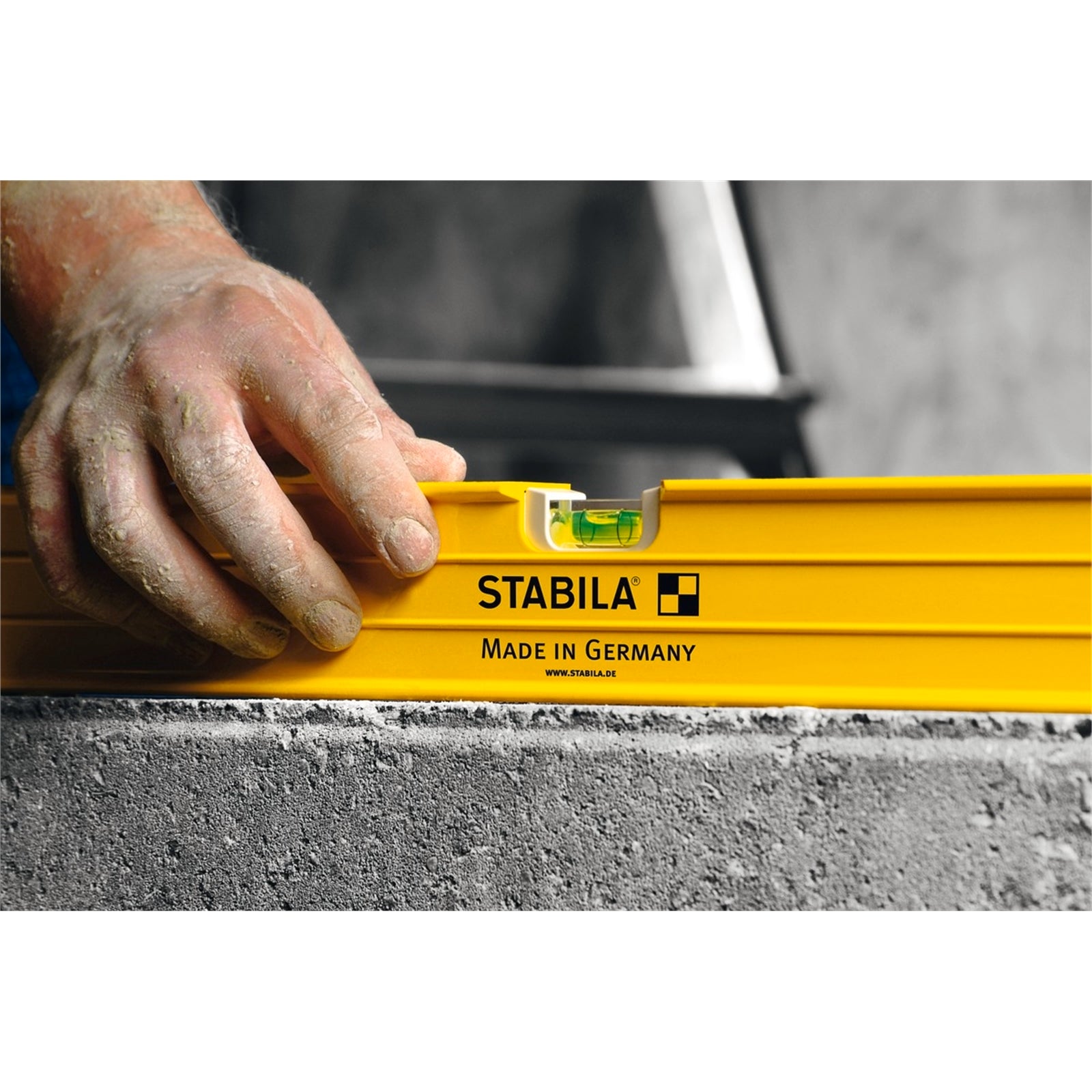 Stabila 600mm Trade Spirit Level, Extruded Aluminium, 3 Vials, Waterproof
